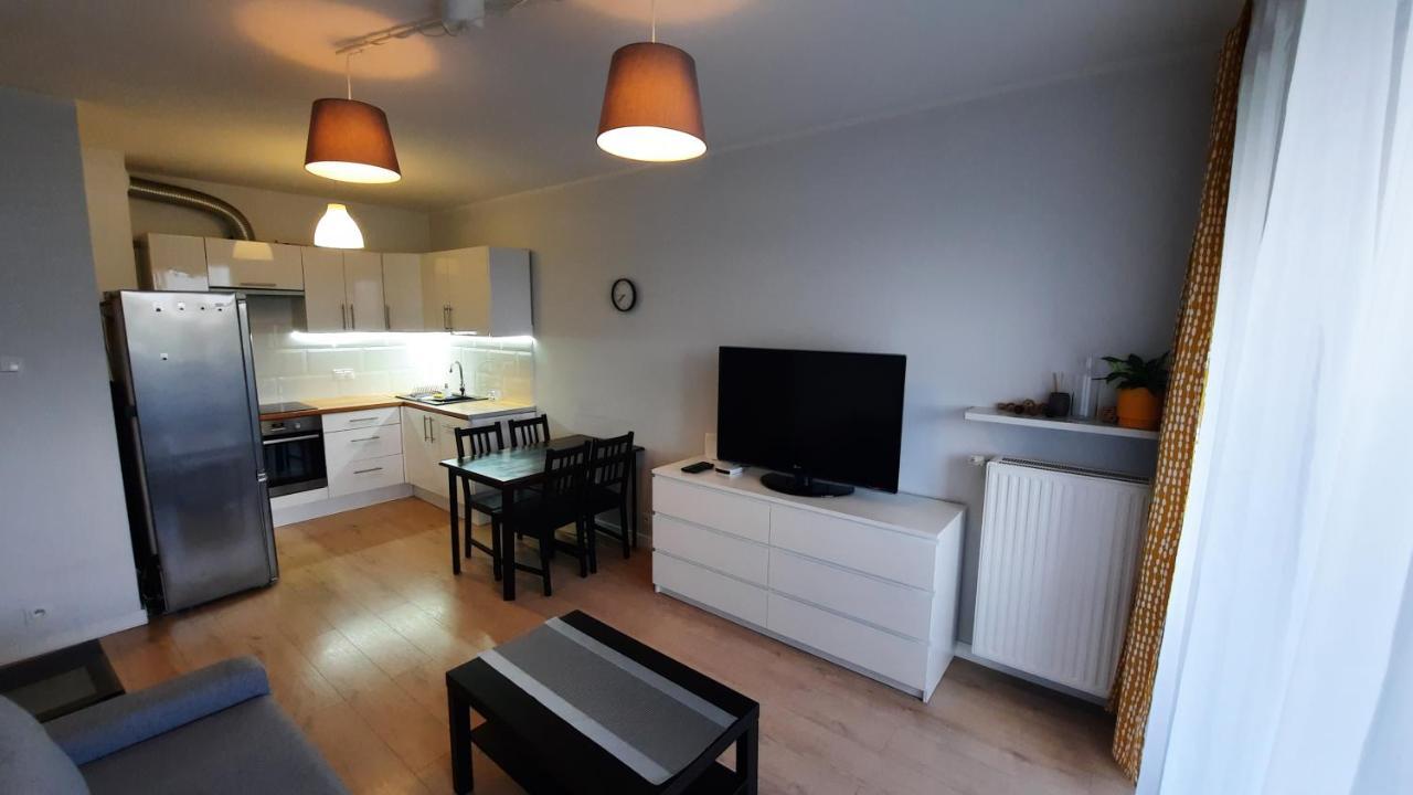 Ursa - Wygodny Apartament I Bezplatny Parking Na Miejscu Apartman Varsó Kültér fotó