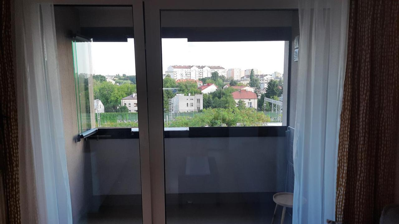 Ursa - Wygodny Apartament I Bezplatny Parking Na Miejscu Apartman Varsó Kültér fotó